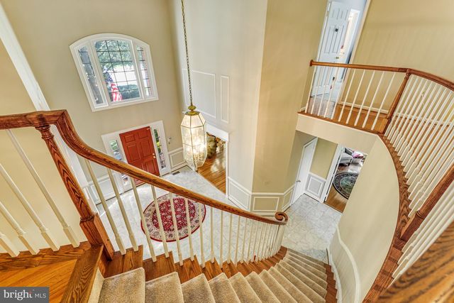 1104 SAFA ST, Herndon, VA 20170