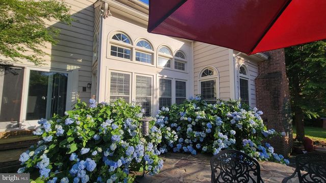 1104 SAFA ST, Herndon, VA 20170