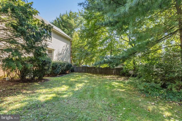 1104 SAFA ST, Herndon, VA 20170