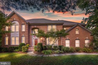 1104 SAFA ST, Herndon, VA 20170