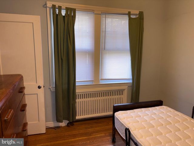 105 W KNOWLES AVENUE AVE, Glenolden, PA 19036