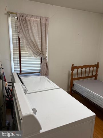 105 W KNOWLES AVENUE AVE, Glenolden, PA 19036