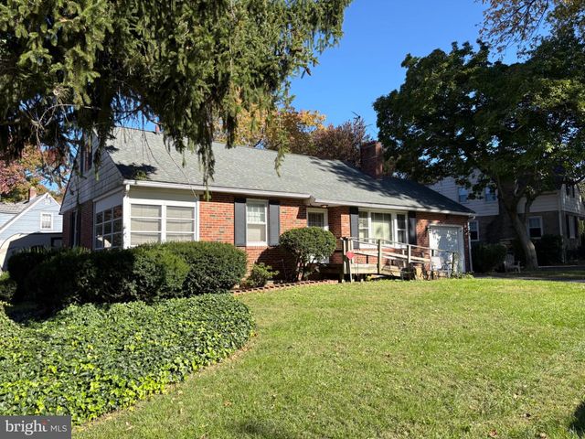 105 W KNOWLES AVENUE AVE, Glenolden, PA 19036