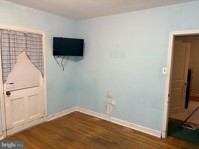 105 W KNOWLES AVENUE AVE, Glenolden, PA 19036
