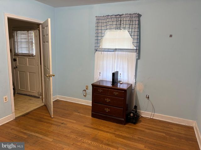 105 W KNOWLES AVENUE AVE, Glenolden, PA 19036
