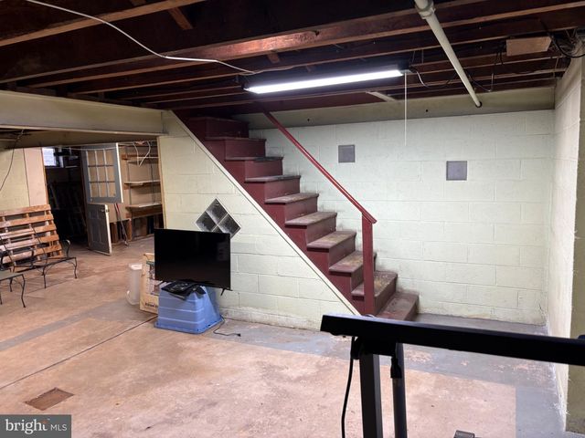 105 W KNOWLES AVENUE AVE, Glenolden, PA 19036