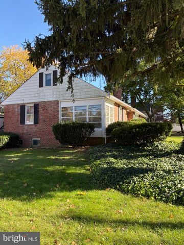 105 W KNOWLES AVENUE AVE, Glenolden, PA 19036