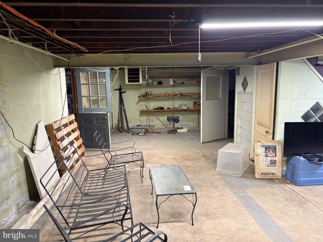 105 W KNOWLES AVENUE AVE, Glenolden, PA 19036