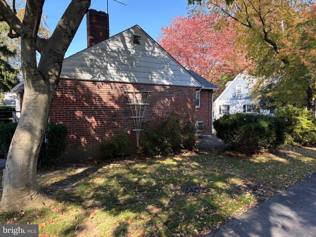 105 W KNOWLES AVENUE AVE, Glenolden, PA 19036