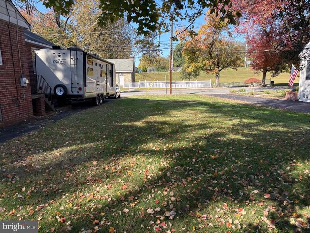 105 W KNOWLES AVENUE AVE, Glenolden, PA 19036