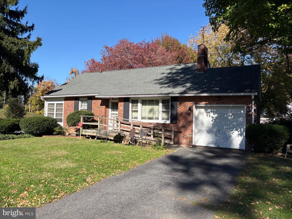 105 W KNOWLES AVENUE AVE, Glenolden, PA 19036