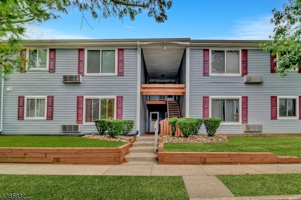 112 Aimwick Ct, Franklin Twp., NJ 08873