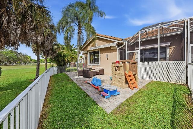 1166 SW 158th Way 4-6, Pembroke Pines, FL 33027