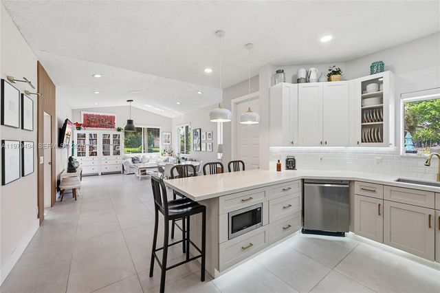 1166 SW 158th Way 4-6, Pembroke Pines, FL 33027