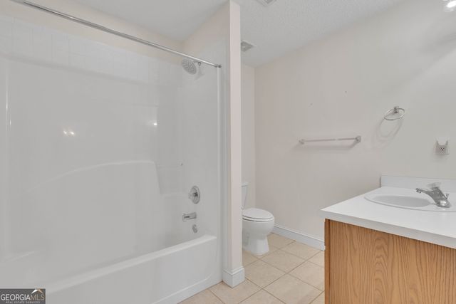 523 Barhams Ridge Drive, Mcdonough, GA 30252