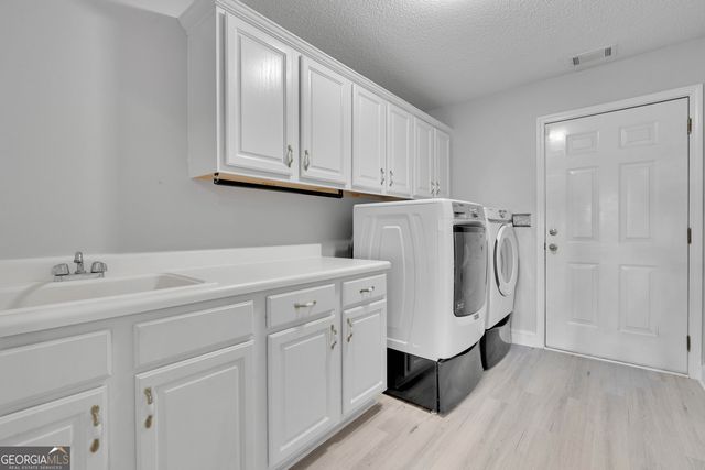 523 Barhams Ridge Drive, Mcdonough, GA 30252