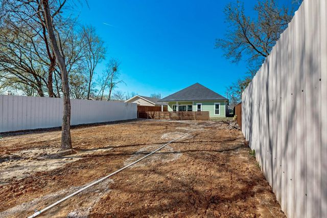 1812 Muncie Avenue, Dallas, TX 75212