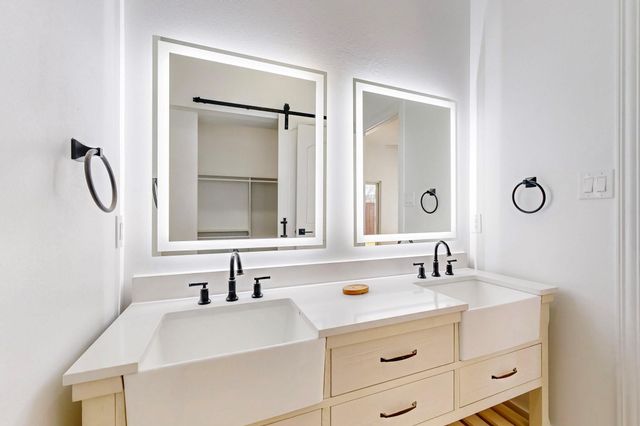 1812 Muncie Avenue, Dallas, TX 75212