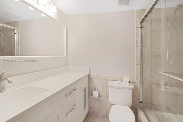 1390 Ocean Dr 407, Miami Beach, FL 33139