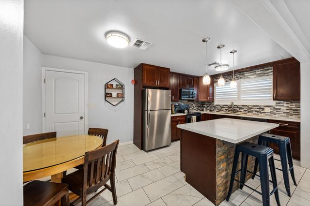 190 Eleu Pl, Kihei, HI 96753