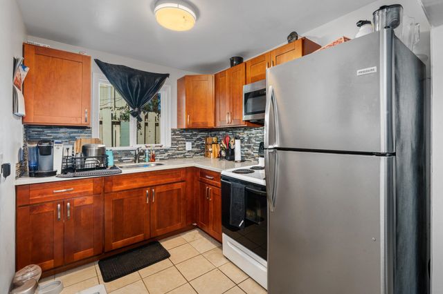 190 Eleu Pl, Kihei, HI 96753