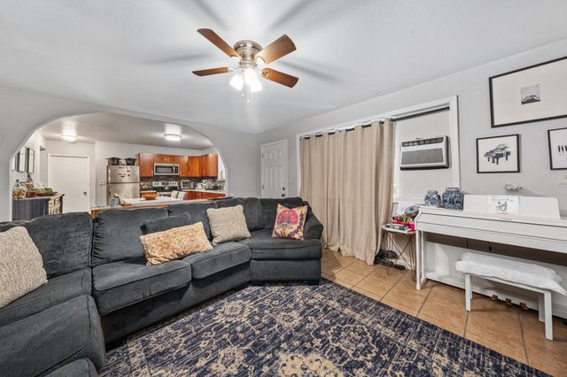 190 Eleu Pl, Kihei, HI 96753