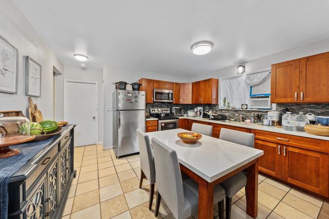 190 Eleu Pl, Kihei, HI 96753