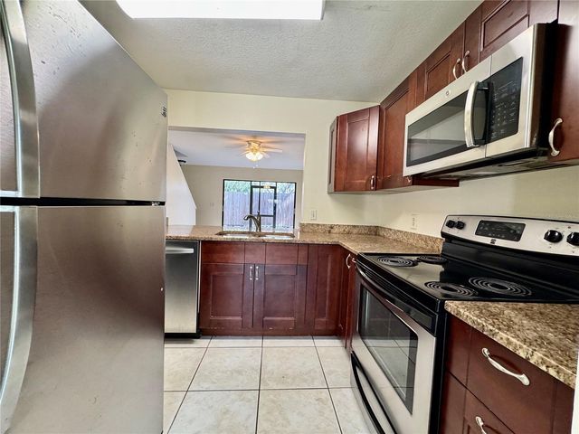 1428 HIGHLAND RIDGE CIRCLE, Brandon, FL 33510