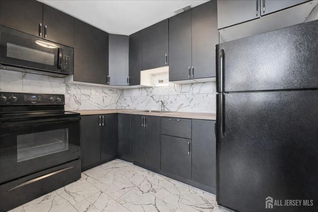 434 Lawrence Street 18, Perth Amboy, NJ 08861