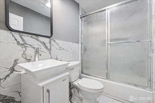 434 Lawrence Street 18, Perth Amboy, NJ 08861