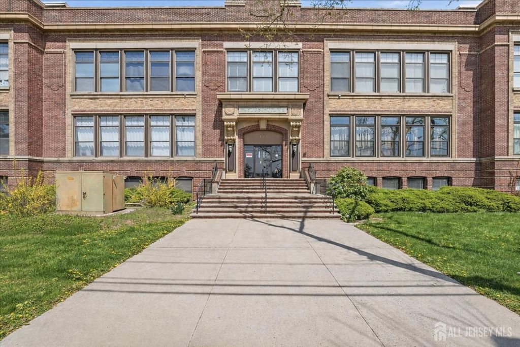 434 Lawrence Street 18, Perth Amboy, NJ 08861