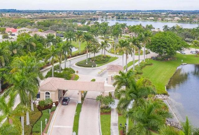 18724 SW 16th Street, Pembroke Pines, FL 33029