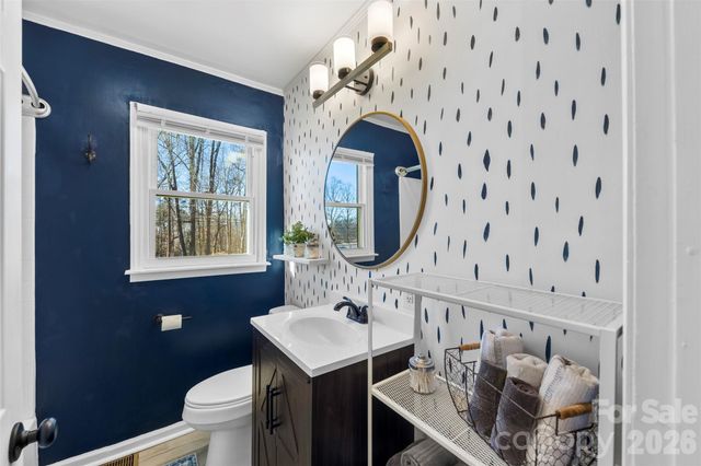 652 Dallas Spencer Mountain Road, Dallas, NC 28034