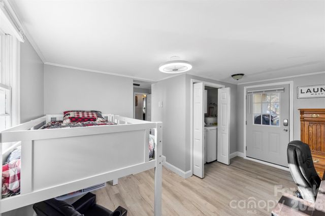 652 Dallas Spencer Mountain Road, Dallas, NC 28034