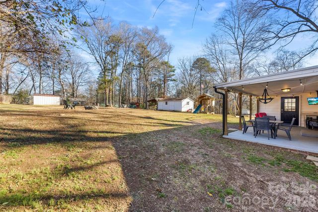 652 Dallas Spencer Mountain Road, Dallas, NC 28034