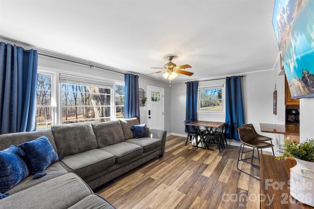 652 Dallas Spencer Mountain Road, Dallas, NC 28034