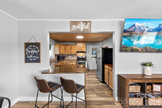 652 Dallas Spencer Mountain Road, Dallas, NC 28034