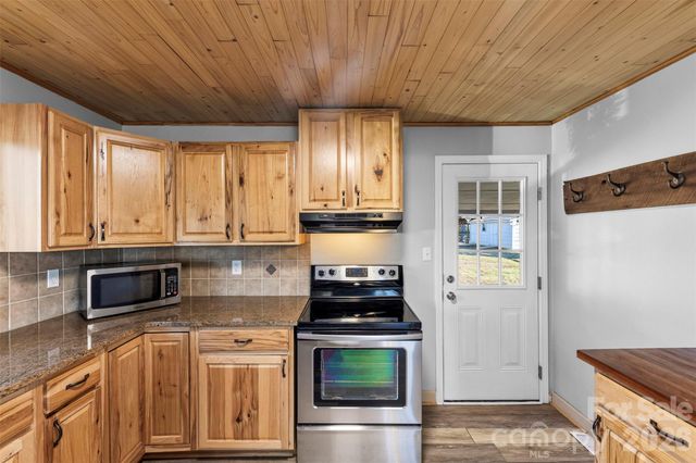 652 Dallas Spencer Mountain Road, Dallas, NC 28034