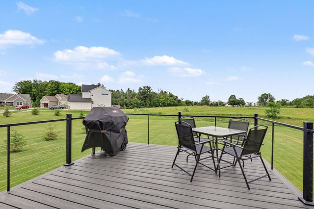 5900 Crossmoor Street SE, Caledonia, MI 49316