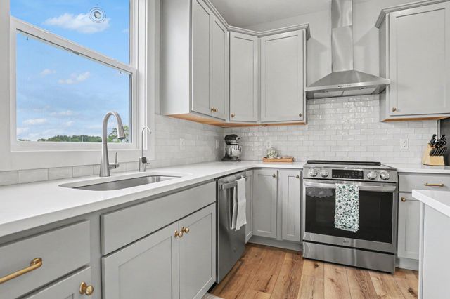 5900 Crossmoor Street SE, Caledonia, MI 49316