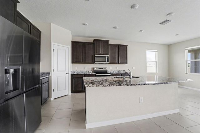 32003 CONCHSHELL SAIL STREET, Wesley Chapel, FL 33545