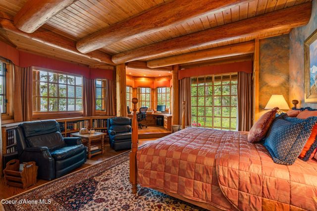 286 E Canoe Point Rd, Coolin, ID 83821
