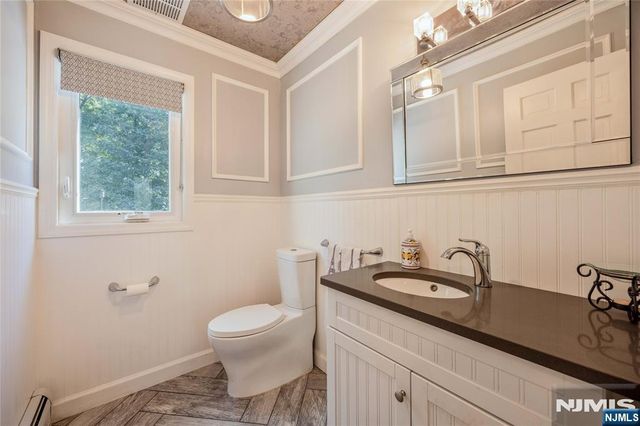 34 Carlough Road, Upper Saddle River, NJ 07458