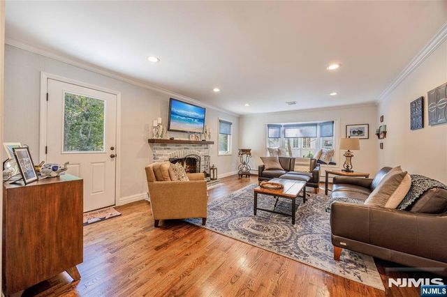 34 Carlough Road, Upper Saddle River, NJ 07458