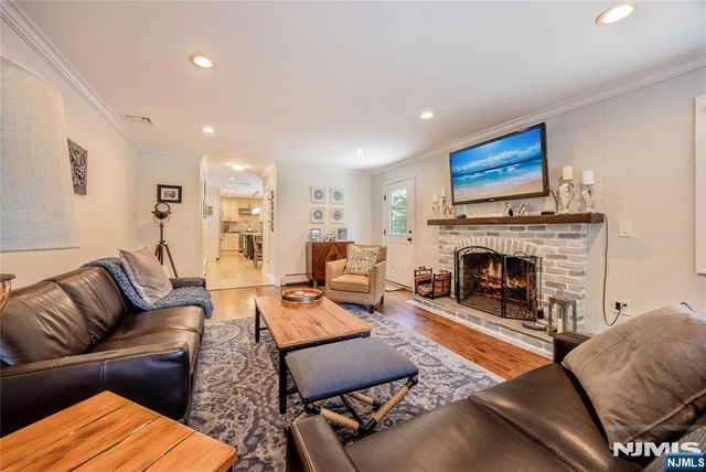 34 Carlough Road, Upper Saddle River, NJ 07458