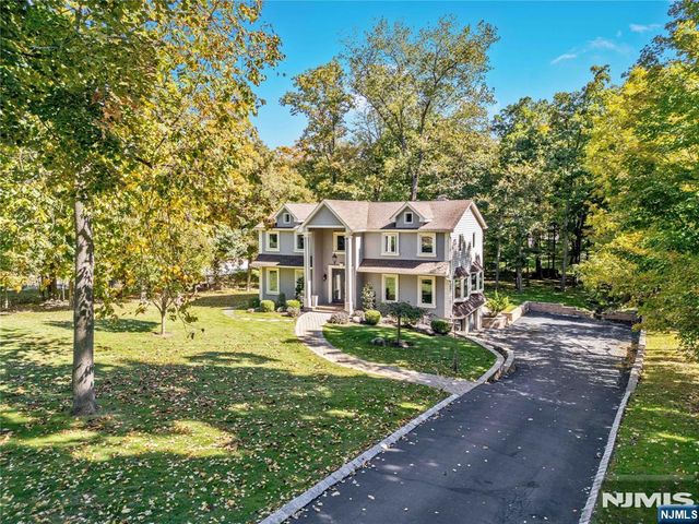 34 Carlough Road, Upper Saddle River, NJ 07458