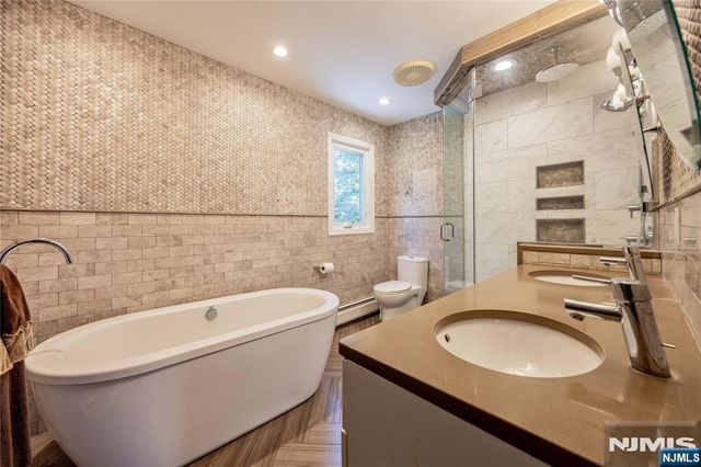 34 Carlough Road, Upper Saddle River, NJ 07458