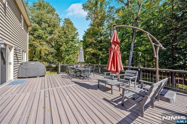 34 Carlough Road, Upper Saddle River, NJ 07458