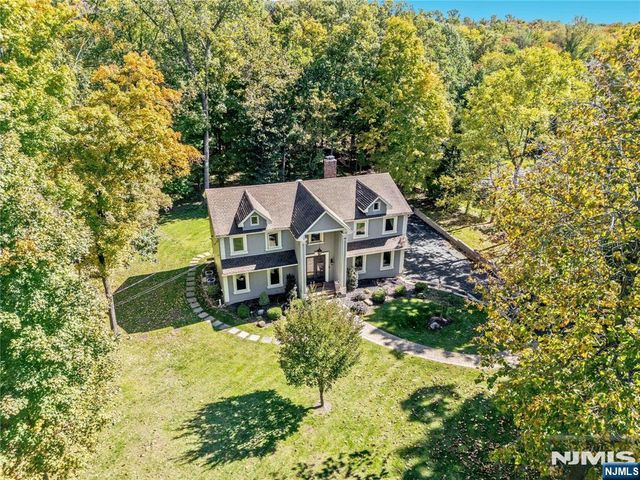 34 Carlough Road, Upper Saddle River, NJ 07458