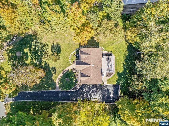 34 Carlough Road, Upper Saddle River, NJ 07458